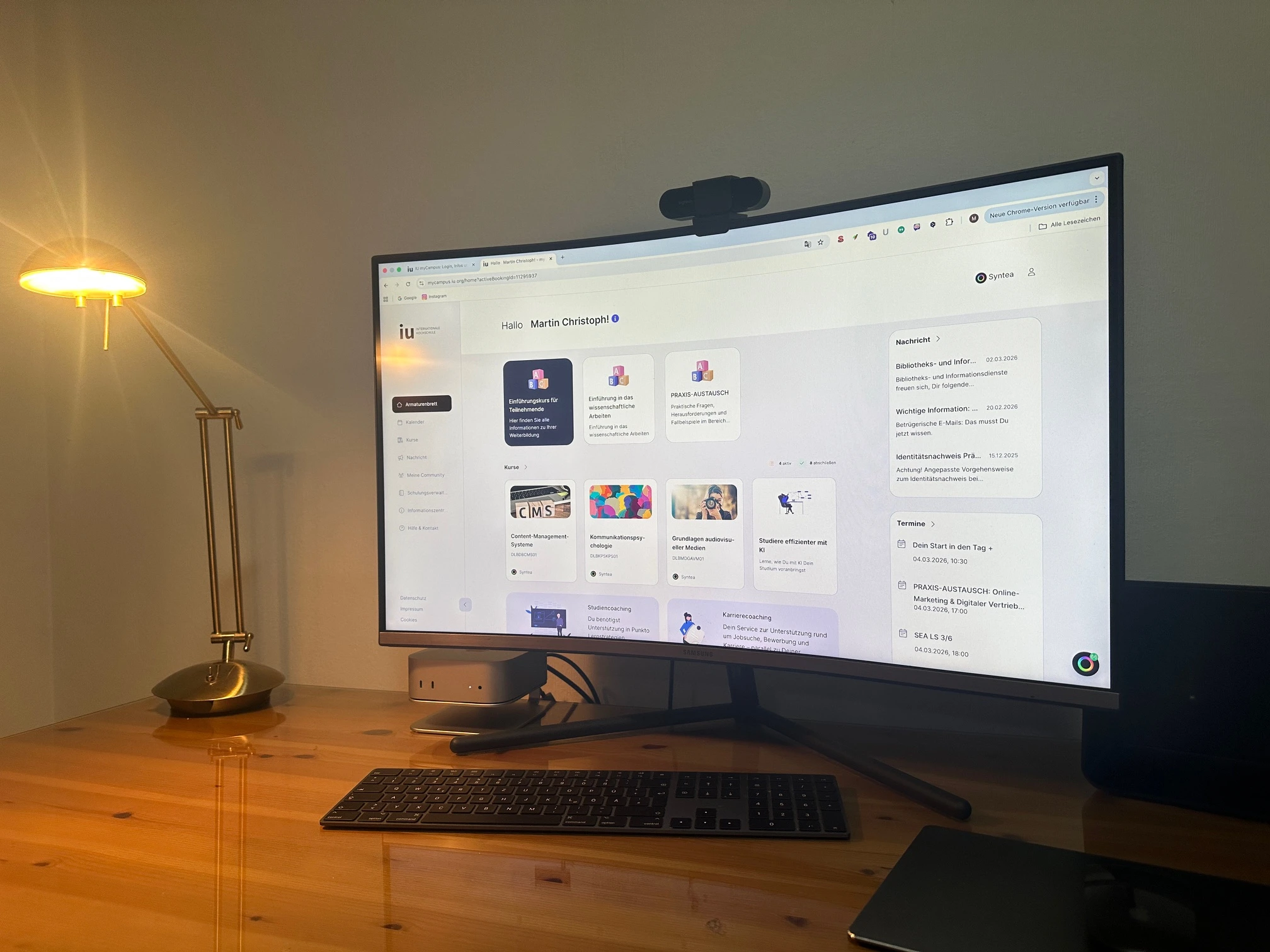 Arbeitsplatz – Content-Strategie und Social Media